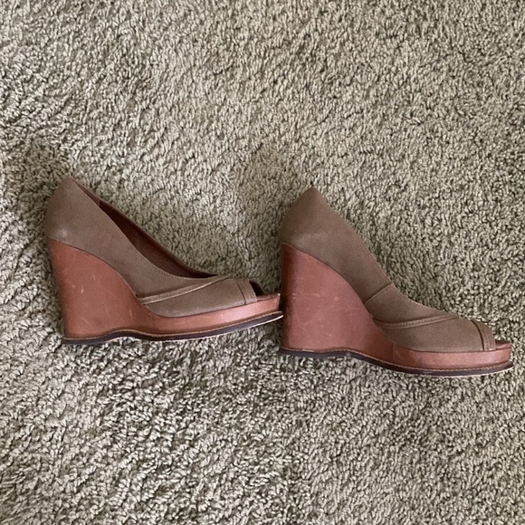 Michael Kors wedges - Picture 2 of 3
